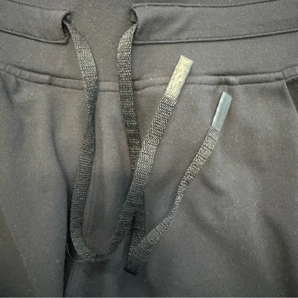 lululemon athletica sleek black